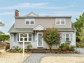 Stunning Home In Haven Beach With 5 Bedrooms, Heated Swimming Pool And Wifi